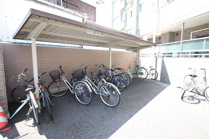 物件外観写真5　(駐輪場)