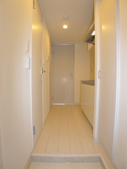 物件内観写真7　(玄関)