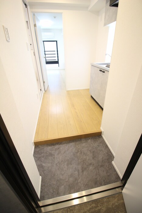 物件内観写真16　(玄関)