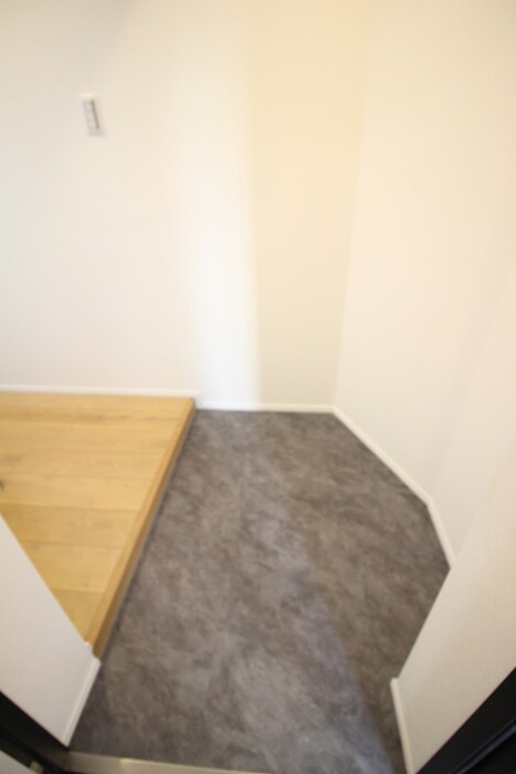 物件内観写真17　(玄関)