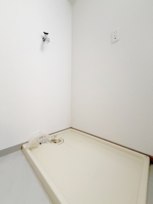 物件内観写真15　(洗濯機置場)