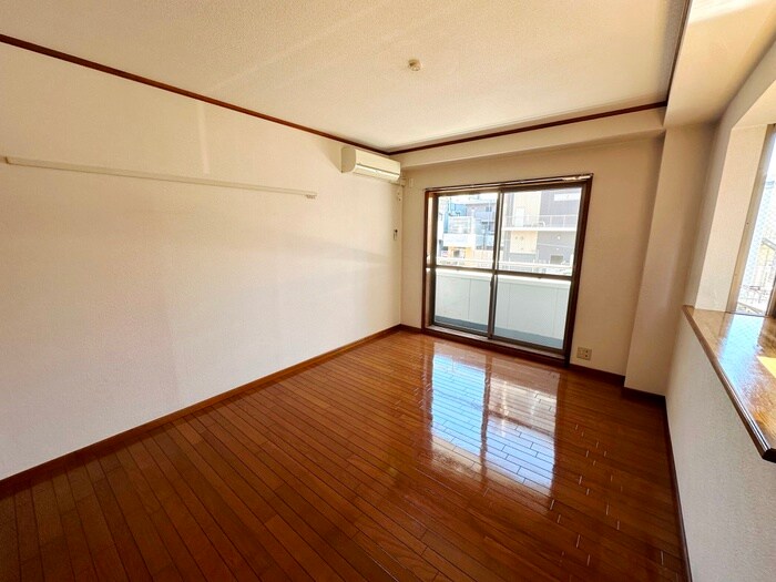 物件内観写真14　(室内からの展望)