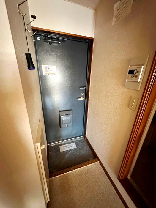 物件内観写真16　(玄関)