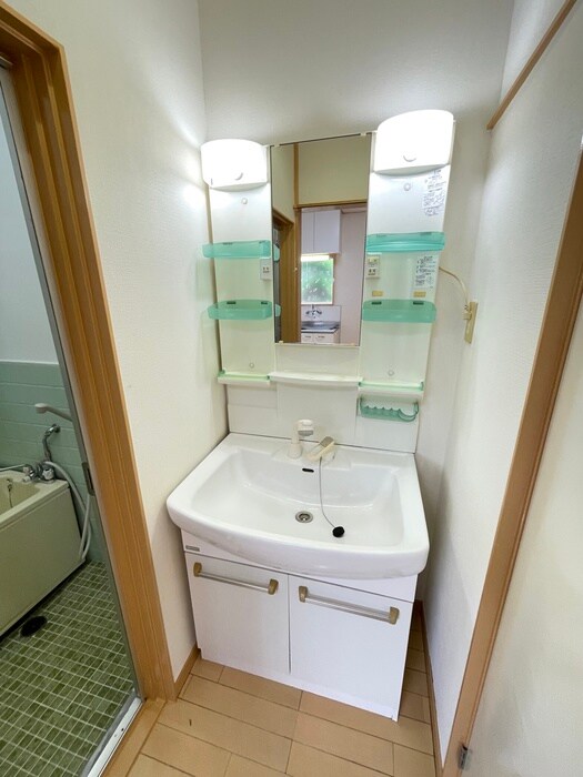 物件内観写真11　(洗面)