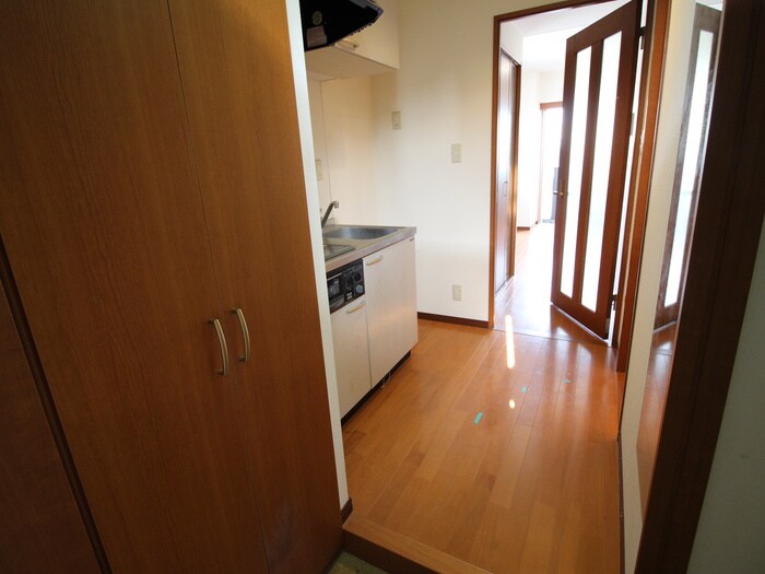 物件内観写真16　(玄関)