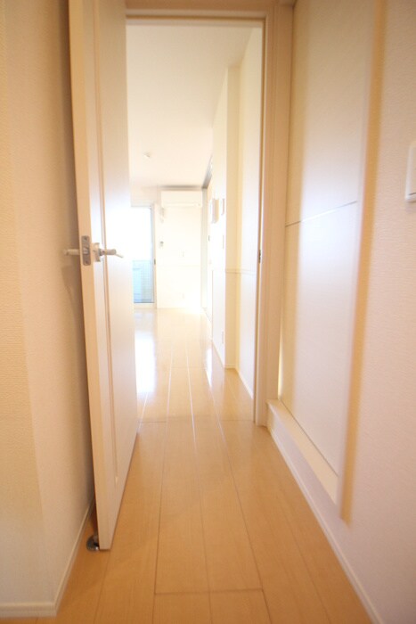 物件内観写真18　(廊下)