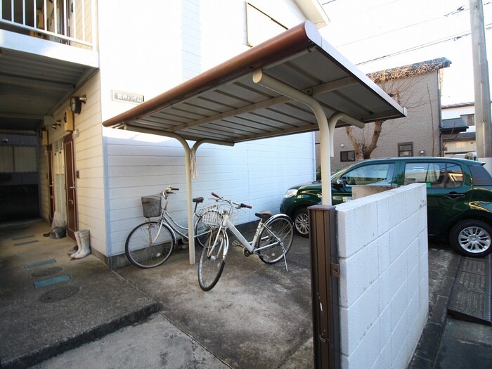 物件外観写真3　(駐輪場)