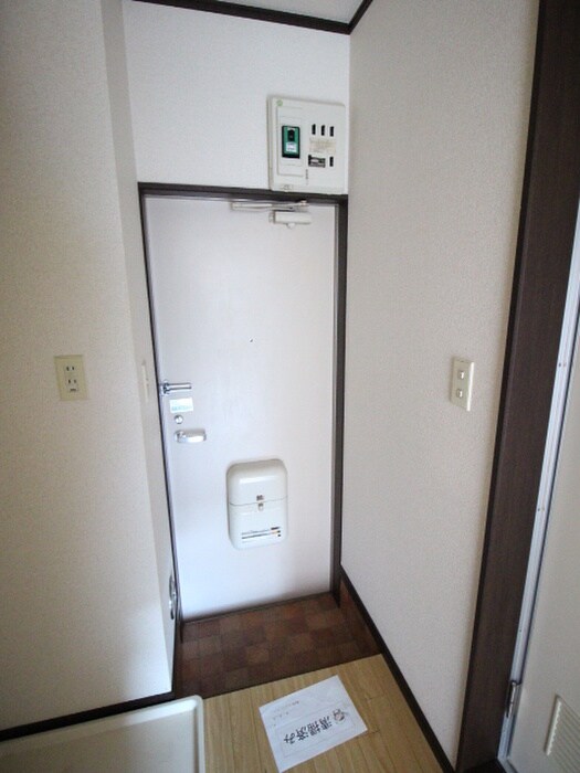 物件内観写真17　(玄関)