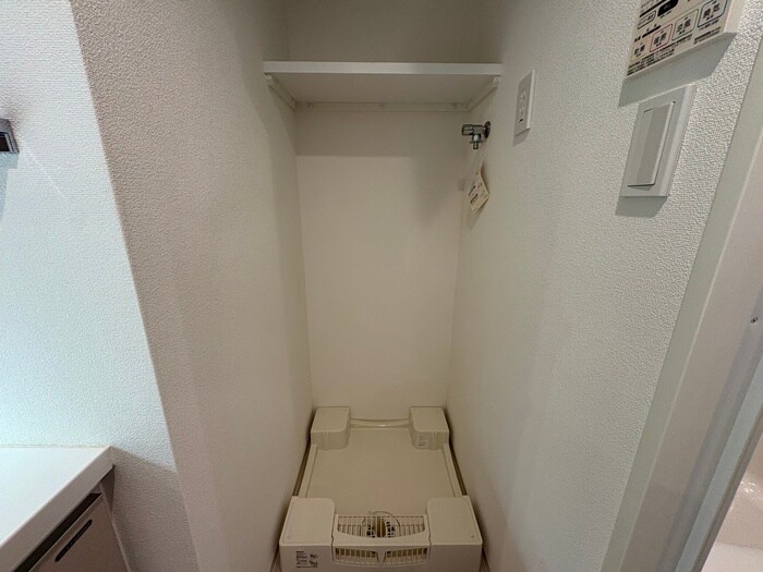 物件内観写真17　(洗濯機置場)