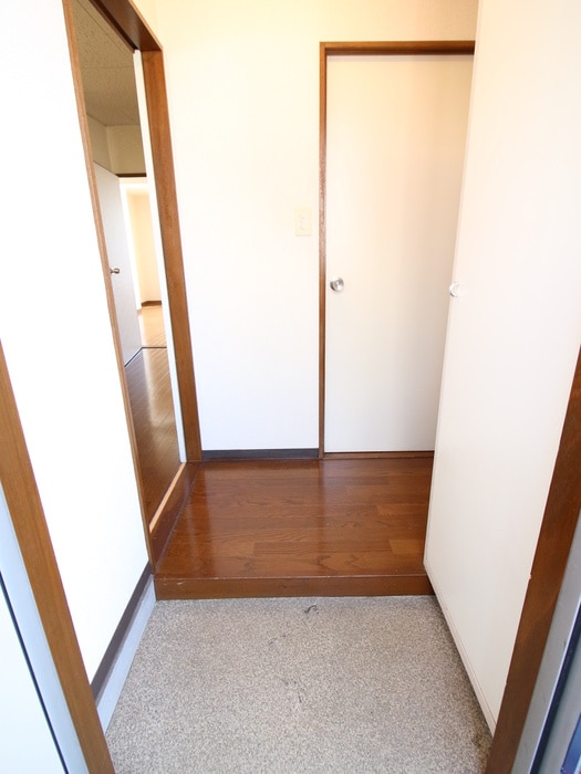 物件内観写真13　(玄関)