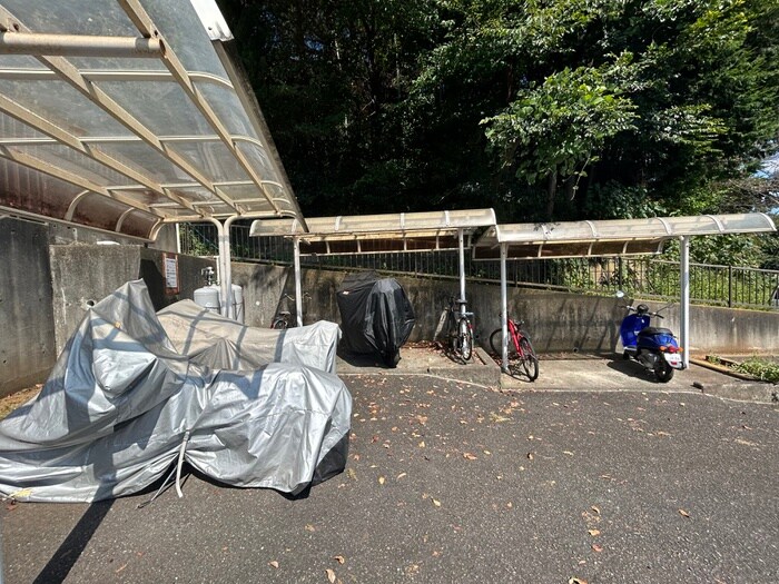 物件外観写真6　(駐輪場)