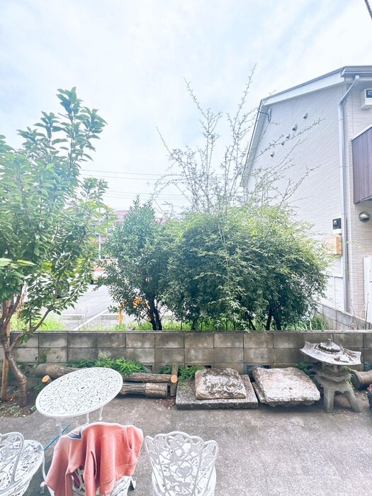 物件内観写真17　(室内からの展望)