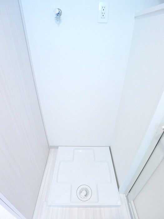 物件内観写真12　(洗濯機置場)