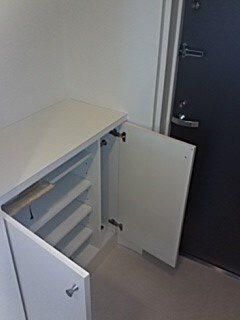 物件内観写真12　(玄関)