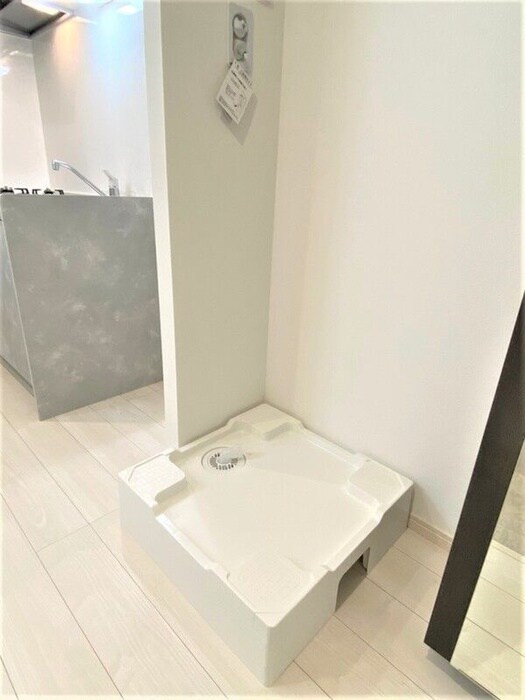 物件内観写真11　(洗濯機置場)