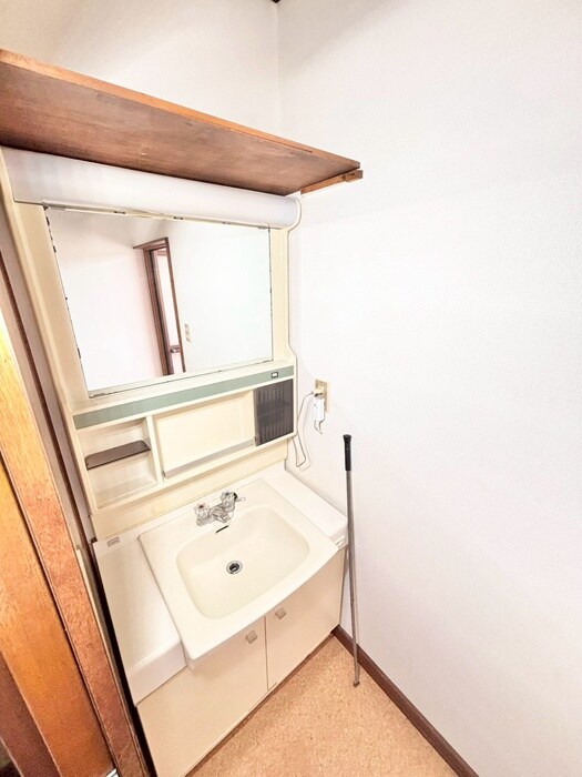 物件内観写真11　(洗面)