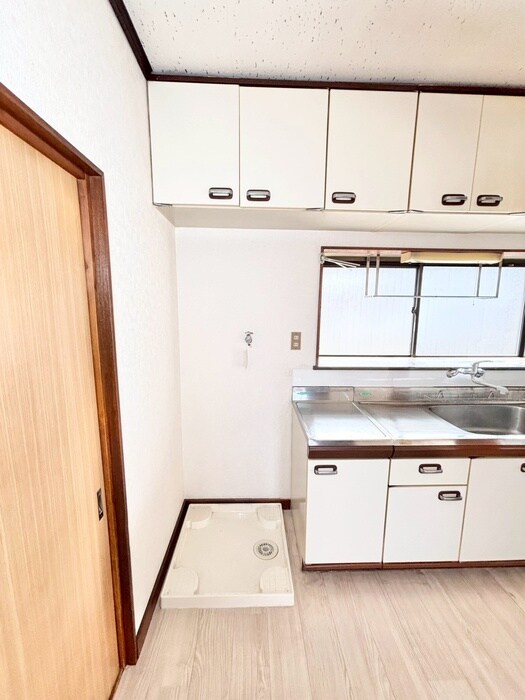 物件内観写真12　(洗濯機置場)