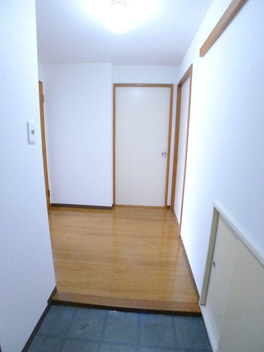 物件内観写真12　(玄関)