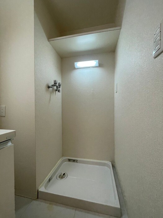 物件内観写真11　(洗濯機置場)