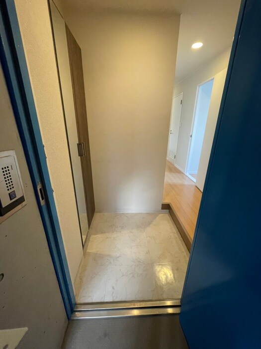 物件内観写真18　(玄関)