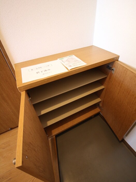 物件内観写真15　(靴箱)