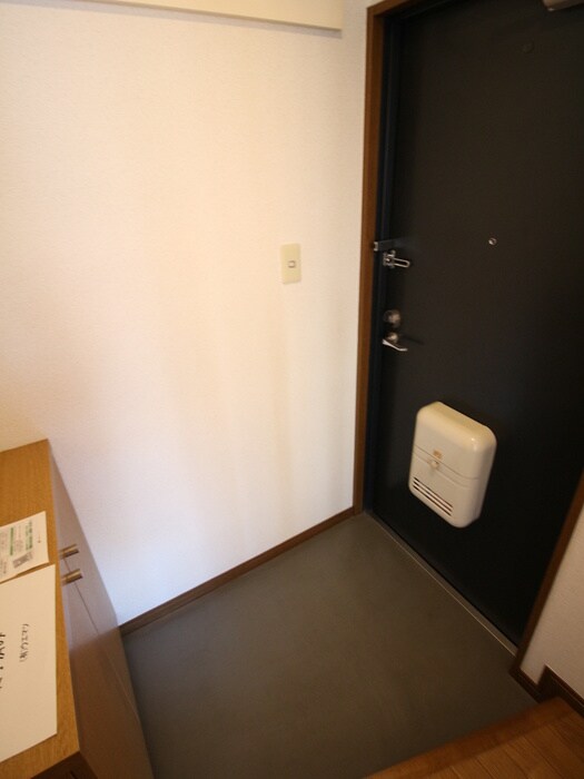 物件内観写真16　(玄関)