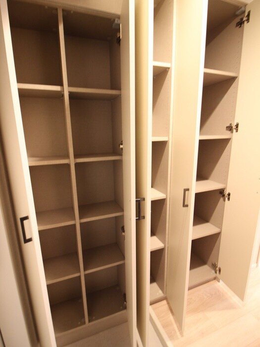 物件内観写真17　(廊下)