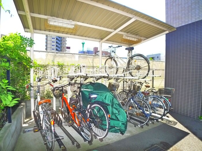 物件外観写真4　(駐輪場)