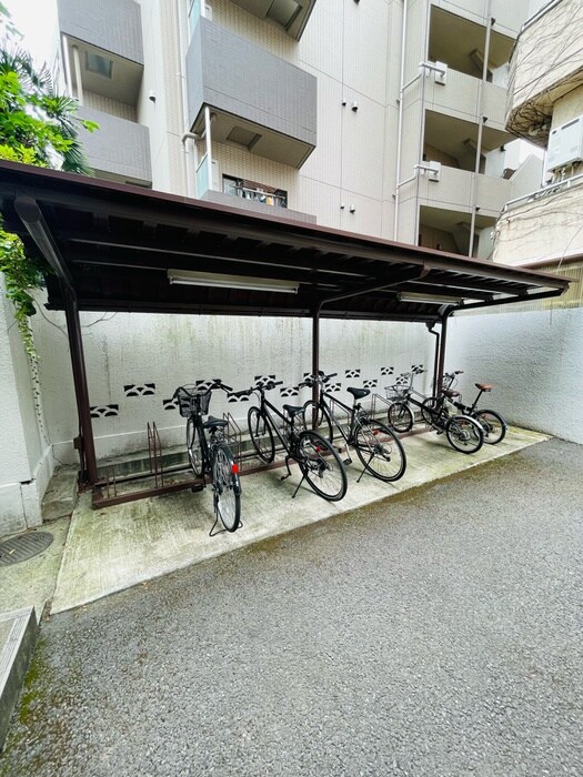 物件外観写真3　(駐輪場)