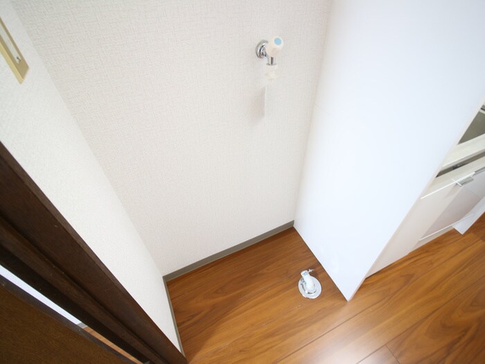 物件内観写真15　(洗濯機置場)