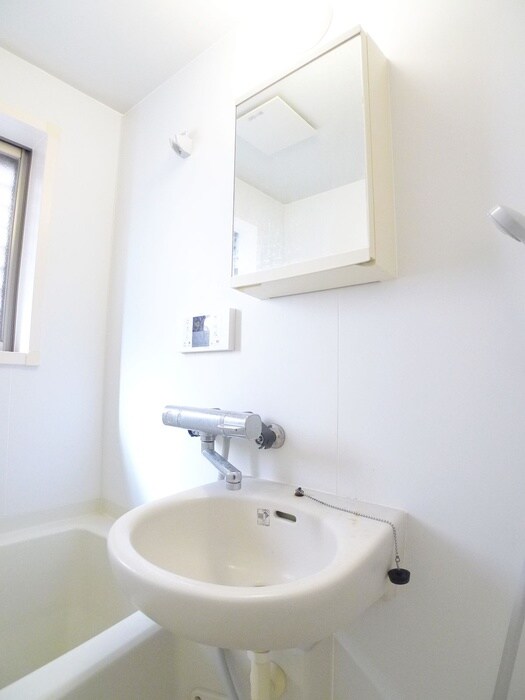 物件内観写真9　(洗面)