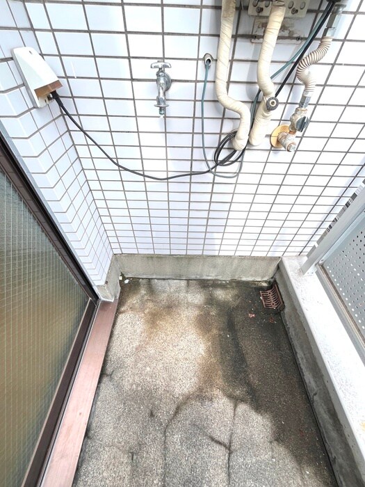 物件内観写真12　(洗濯機置場)