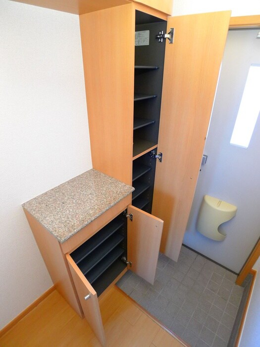 物件内観写真17　(靴箱)