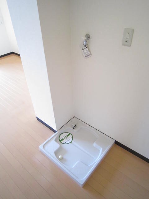 物件内観写真15　(洗濯機置場)