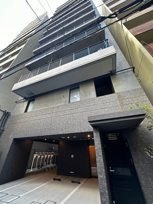 物件外観写真1　(エントランス部分)