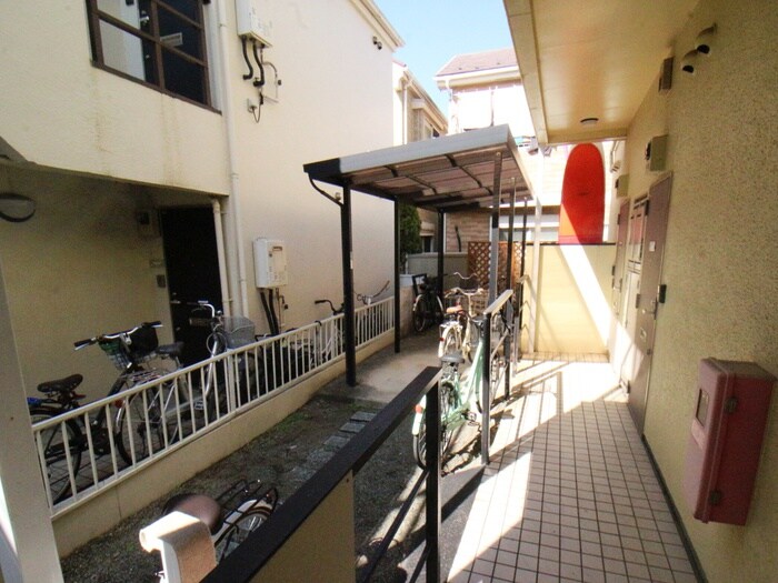 物件外観写真6　(駐輪場)
