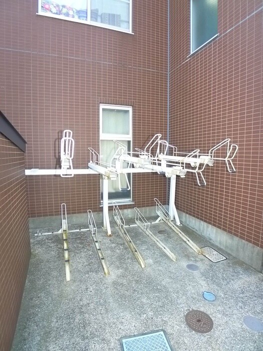 物件外観写真5　(駐輪場)