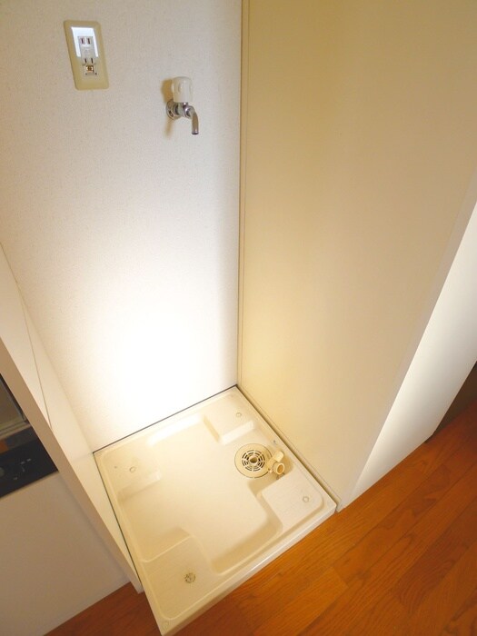 物件内観写真13　(洗濯機置場)