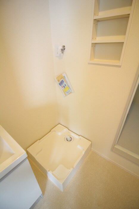 物件内観写真14　(洗濯機置場)