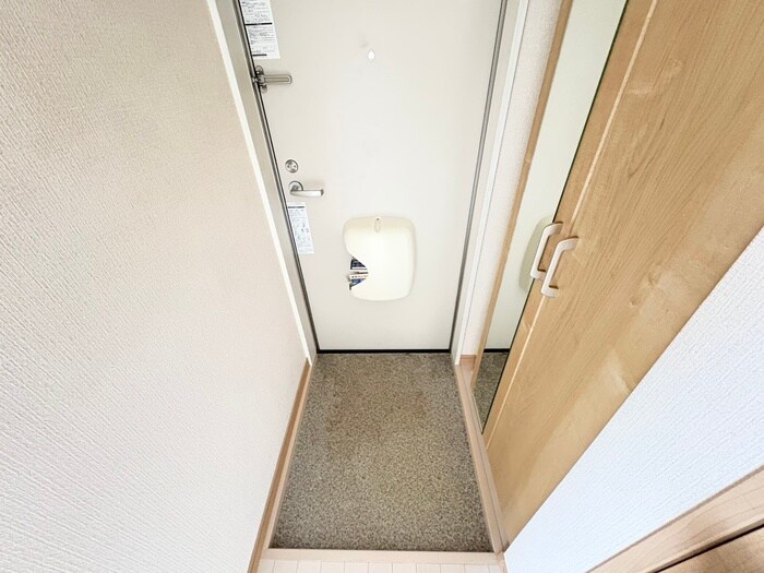 物件内観写真16　(玄関)