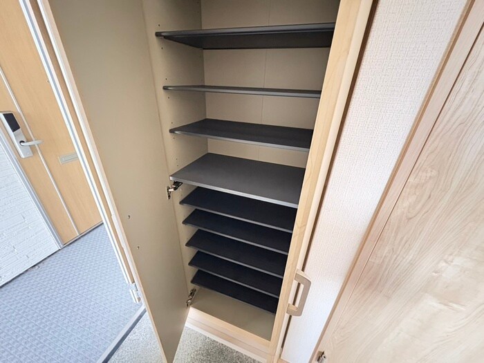 物件内観写真18　(靴箱)