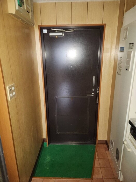 物件内観写真7　(玄関)