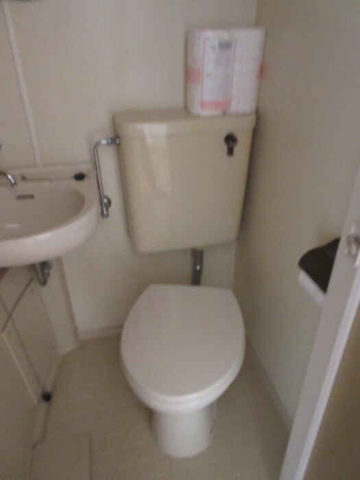 物件内観写真12　(トイレ)