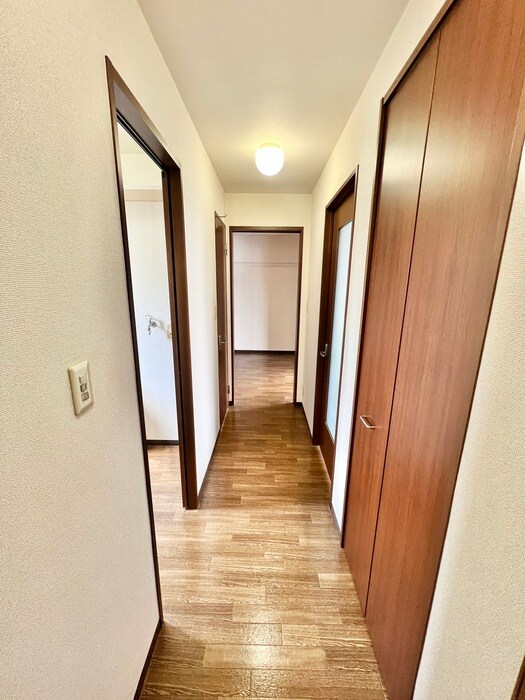 物件内観写真18　(廊下)