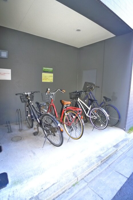 物件外観写真3　(駐輪場)