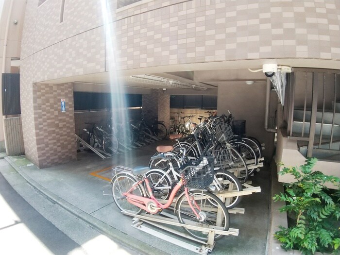 物件外観写真5　(駐輪場)