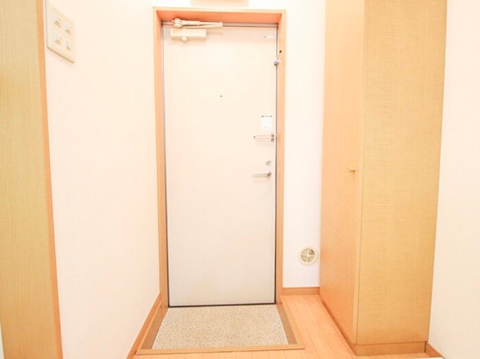 物件内観写真15　(玄関)