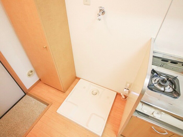 物件内観写真18　(洗濯機置場)