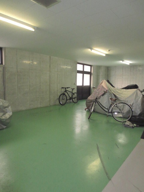 物件外観写真6　(駐輪場)