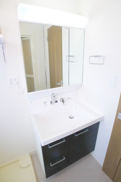 物件内観写真11　(洗面)